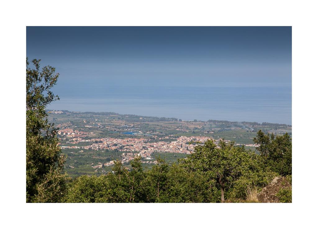 Ecoagriturismo Notti Stellate Etna Mare Villa Маскали Екстериор снимка